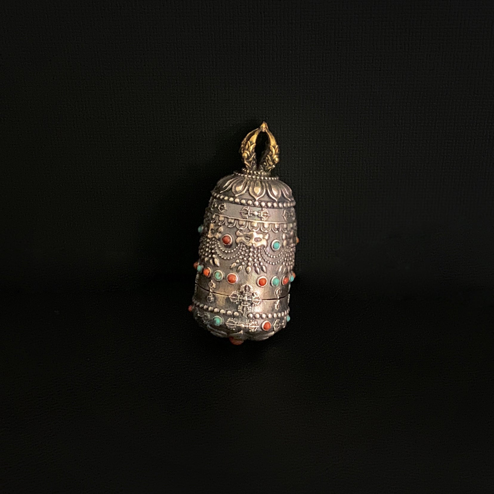 Multi-Treasure Vajra Pendant with Concealed Cinnabar Buddha